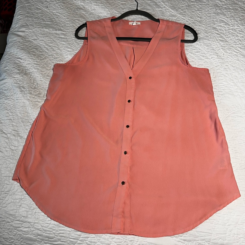 Maurices XL blush pink flowy blouse vneck gold buttons back pleat extra button